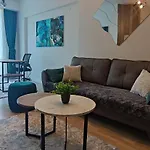 Luxury Apartment With A Fireplace And Free Parking! Apartament