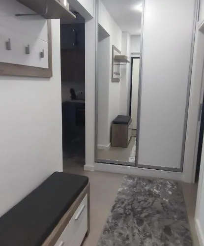 Luxury Apartment With A Fireplace And Free Parking!