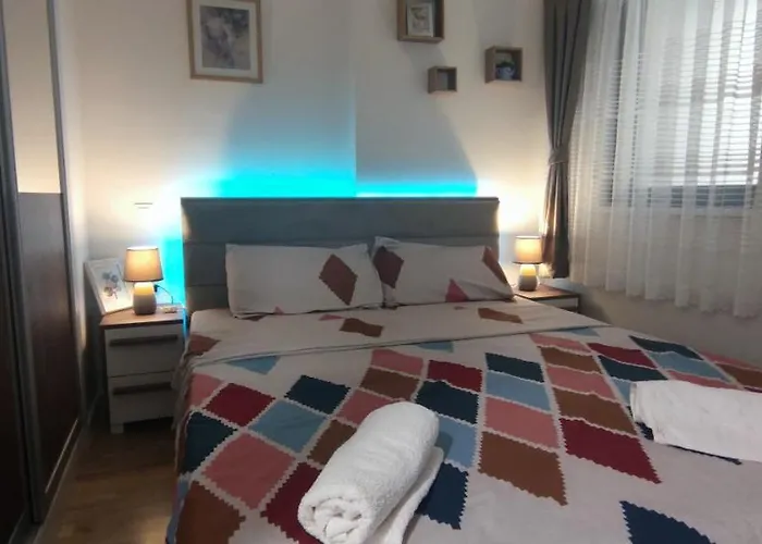 Luxury Apartment With A Fireplace And Free Parking! Apartment