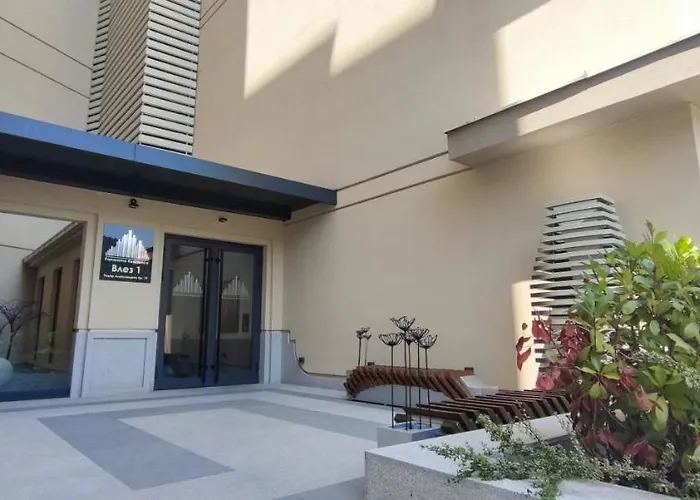 Luxury Apartment With A Fireplace And Free Parking! דירה *