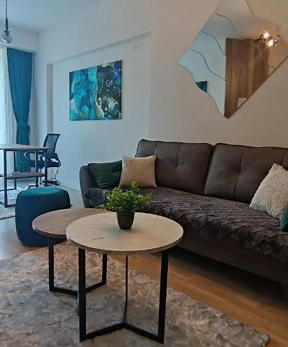 Luxury Apartment With A Fireplace And Free Parking! Apartment